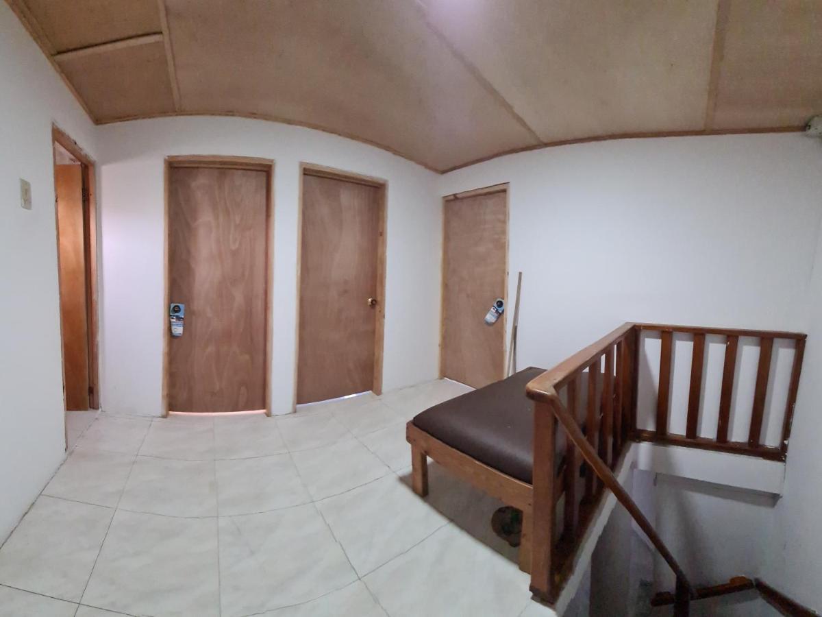 Quarto Triplo Básico com Banheiro Compartilhado